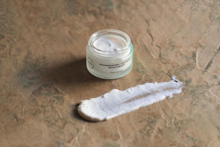 Cum să îți menții sănătatea pielii prin hidratare