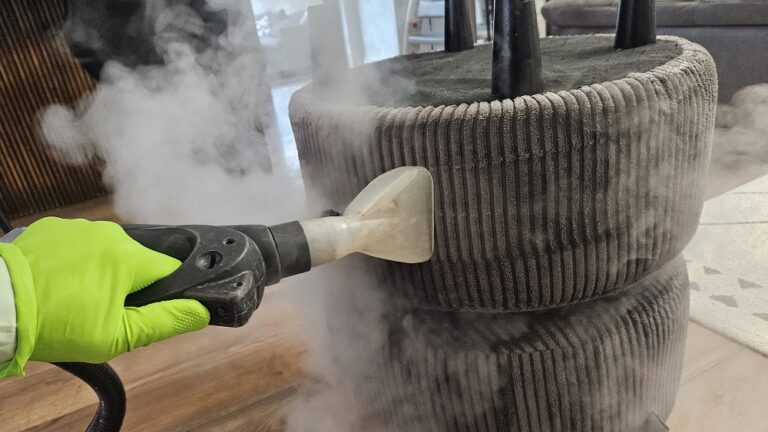 Curățarea profesională a tapițeriilor și interiorului auto în Oradea