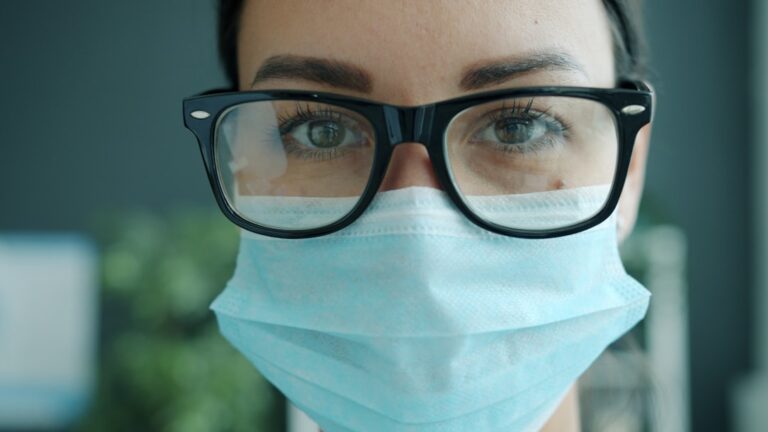 Ghidul sănătății respiratorii și poluarea urbană