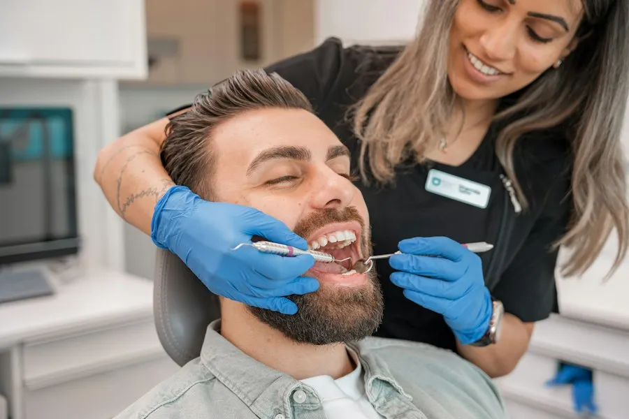 Photo common dental health mistakes